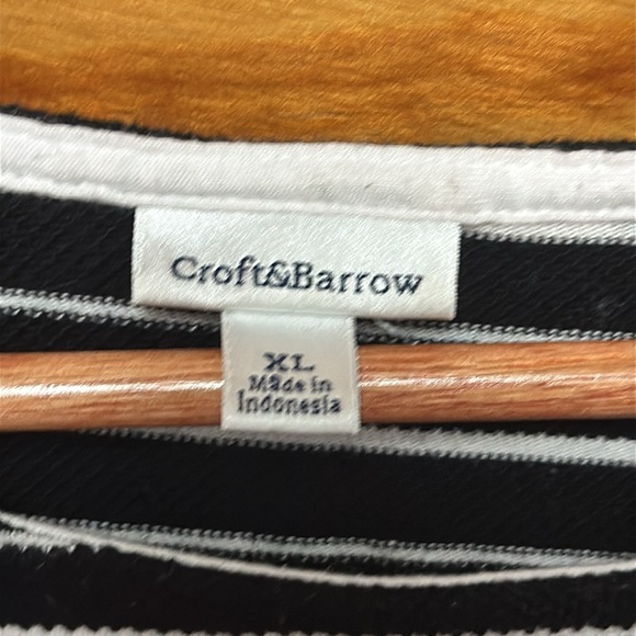 Croft & Barrow XL Black & white striped sweater with decorative buttons - Picture 6 of 10